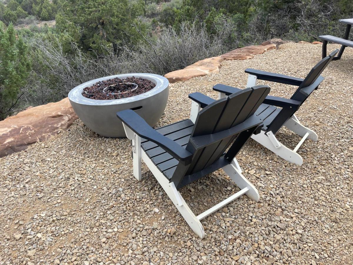Canyon Rim Domes - A Luxury Glamping Experience!! Monticello Kültér fotó